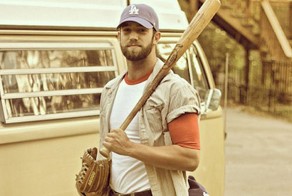 Странный миллионер Дэниель Норрис  