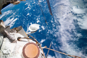 Американские астронавты на МКС жалуются на тяготы жизни в космосе