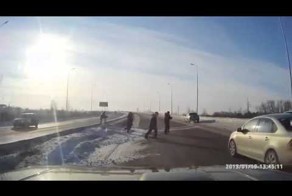 Вот это мужики! И трактор не нужен