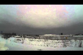У фуры занесло зад на повороте