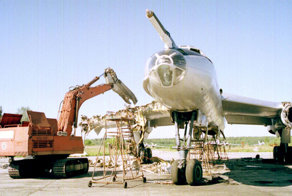  Уничтожают самолёты, совсем не так как поезда