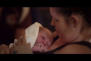 Очки виртуальной реальности помогли отцу увидеть рождение ребенка