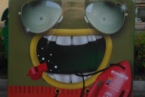 Весёлые мусорные контейнеры