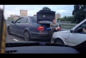 Буксировка автомобиля с помощью шины