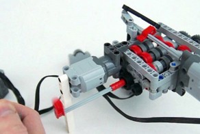 Идеальную модель коробки передач построили из Lego