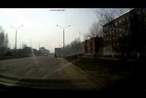 Пьяный сбил на пешеходном переходе двух парней