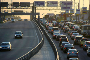 Камеры на МКАД с апреля начнут фиксировать езду по обочине