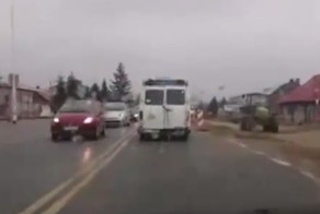 Чуть не развалился