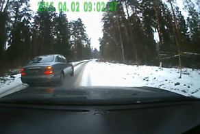 Гонщик улетел в кювет