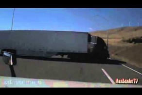 Авария двух большегрузов