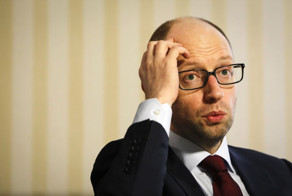 Яценюк очередной раз загоняет Украину в долги!