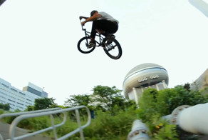 Зрелищные трюки на BMX