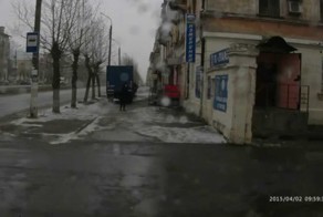 Сбил пешехода на тротуаре