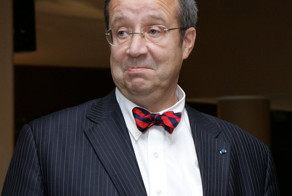 Президент Эстонии решил не бомбить Россию 