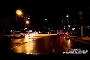 Машина полиции со второстепенной