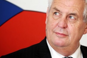 Президент Чехии предложил американскому послу уехать домой