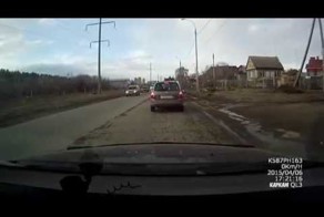 В Тольятти Lancer снёс левое зеркало и уехал