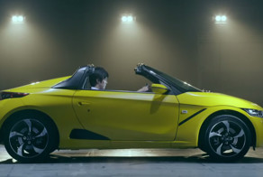 Как правильно садиться в машину