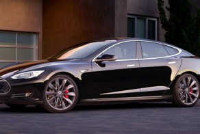 «Бюджетная» Tesla: теперь и с полным приводом