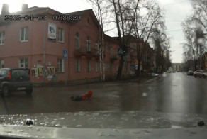 Мамаша на ходу потеряла ребенка