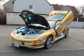 Золотой Pontiac Trans AM дороже Bugatti Veyron