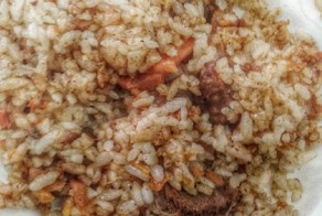 Самая безумная еда, которой кормят школьников в столовых