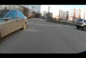 Велосипедист сбил девочку