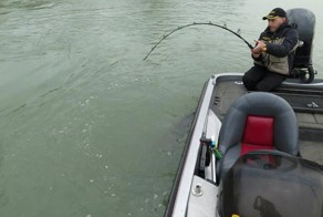 Этот рыбак даже не ожидал ТАКОГО улова