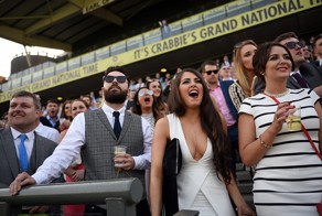 Фоторепортаж: Британские аристократки показали истинное лицо