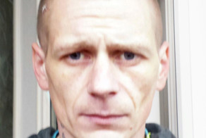 Двое неизвестных немного порезали бывшего товарища топором