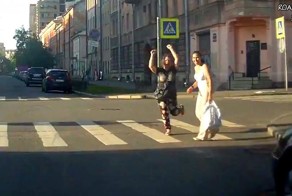 Взаимная доброта на дороге. Очень позитивное видео