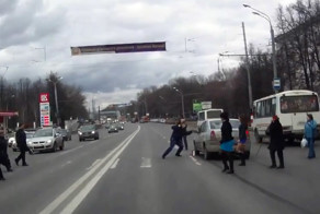 Сбил девушку