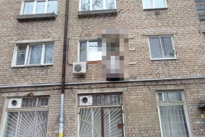 Если вы любите курить, а жена не разрешает делать это на кухне