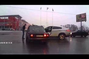 Вышел разобраться - попал на дверь