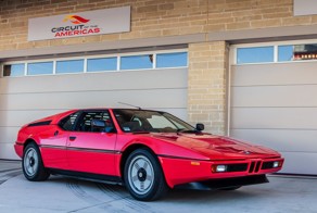 Разбитый в хлам BMW M1 за 125 тыс. долларов