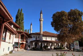 Бахчисарайский дворец: роза в сорняках