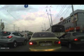 Скорая сбила девушку