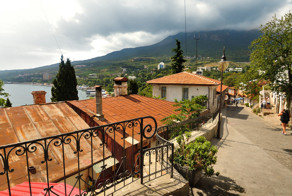 Крымские татары и греки с юга Украины массово просятся в Крым