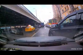Сотрудник ДПС устроил ДТП