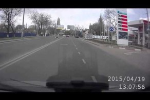 В Одессе байкер "потерял" на ходу девушку и не заметил