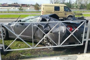 Футболист сборной России разбил свой Nissan GT-R