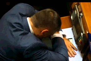 Украинские депутаты наплевали на свою работу!