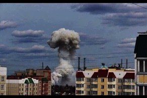 Момент взрыва склада пиротехники в г.Орел 