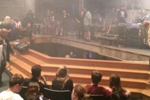В США во время школьного спектакля обвалилась сцена