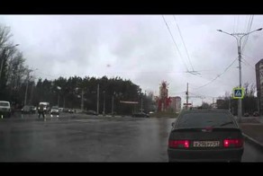 В это раз пешеходу повезло