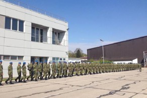 Сербские гвардейцы отправились на Парад Победы в Москву