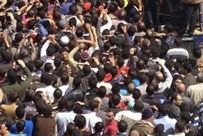 Толпа устроила самосуд над ворами (5 фото)