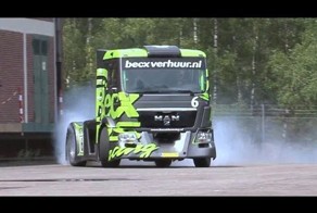 Красивый дрифт на грузовике