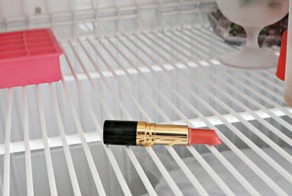 17 умных способов почистить содержимое вашей косметички