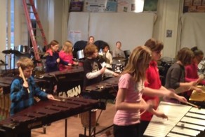 Детский ансамбль исполняет хит Оззи Озборна